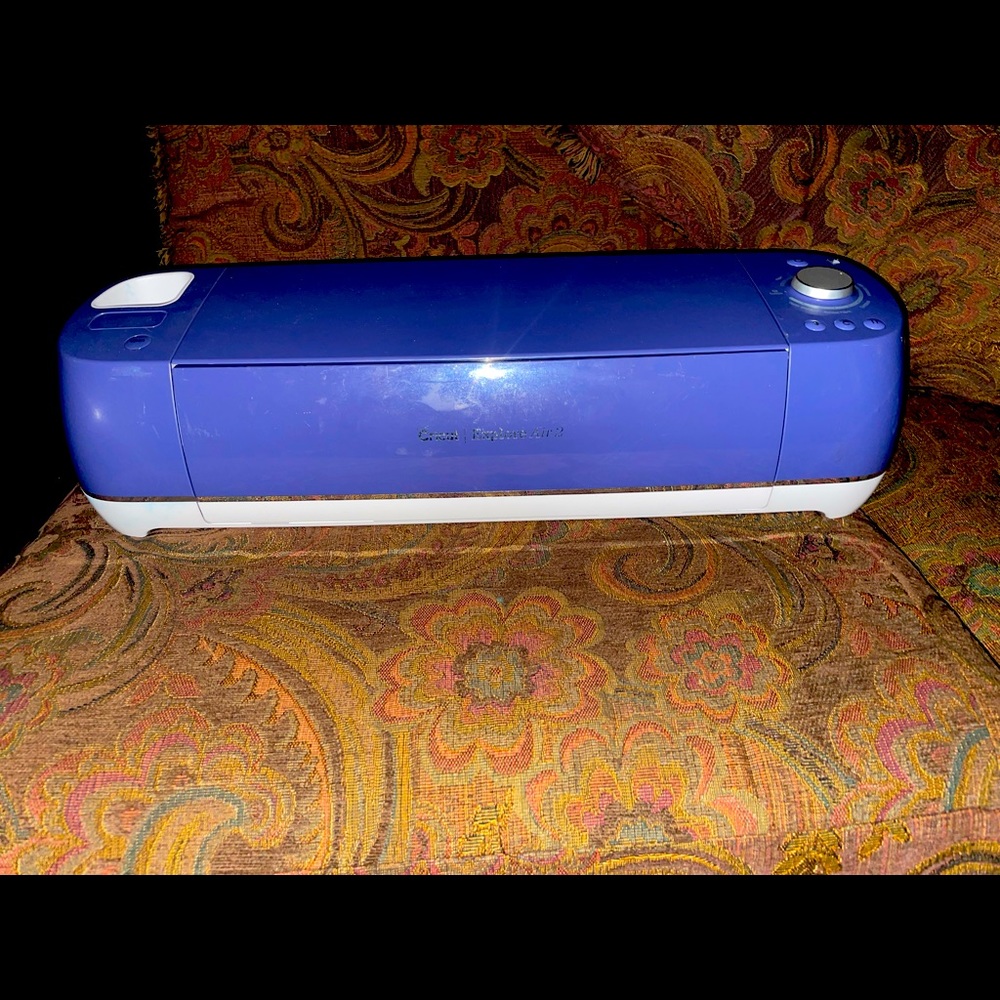 Cricut Explore Air 2 Cutting Machine Lilac Slightly used